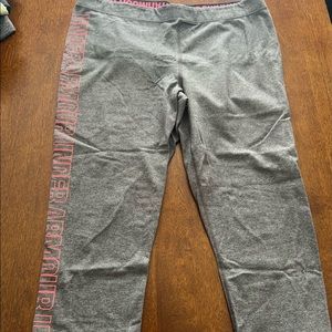 Under Armour capris leggings size XL